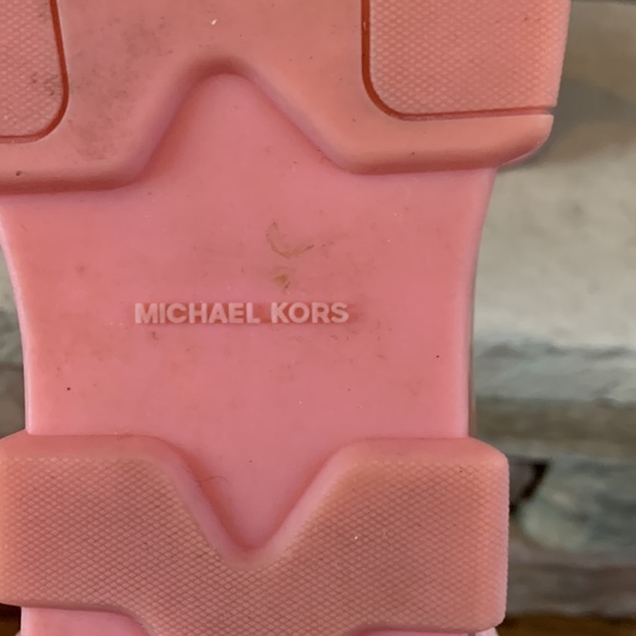 Michael Kors Kendra stretch knit sock boot in silver with pink bottoms. Sz 7-8.5 - Picture 10 of 10